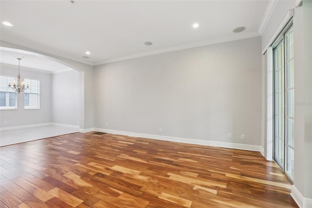 待售: $720,000 (3 贝兹, 2 浴室, 1884 平方英尺)