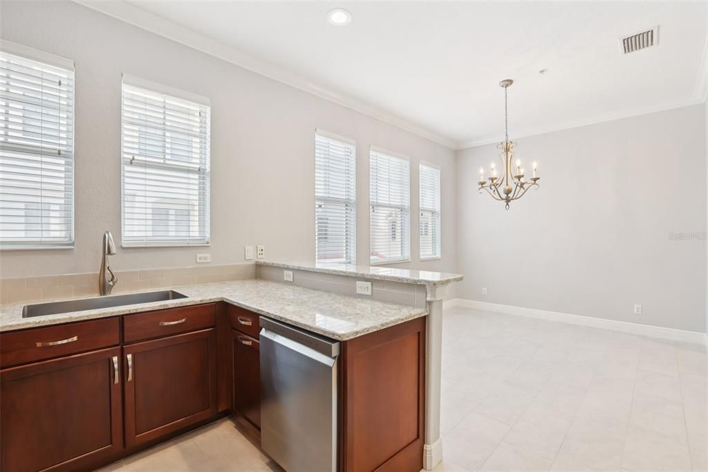 待售: $720,000 (3 贝兹, 2 浴室, 1884 平方英尺)