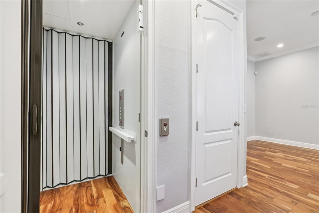 待售: $720,000 (3 贝兹, 2 浴室, 1884 平方英尺)