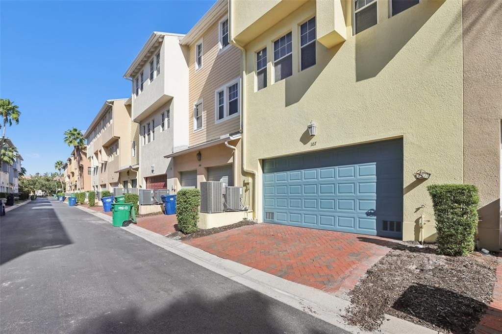 待售: $720,000 (3 贝兹, 2 浴室, 1884 平方英尺)