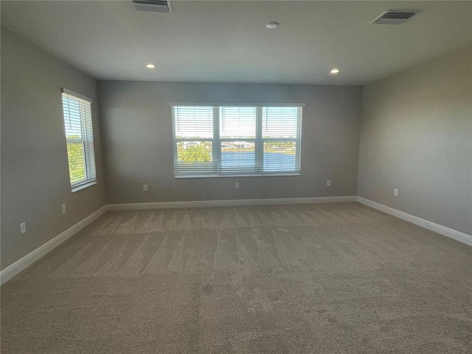 出租: $4,200 (5 贝兹, 4 浴室, 3019 平方英尺)