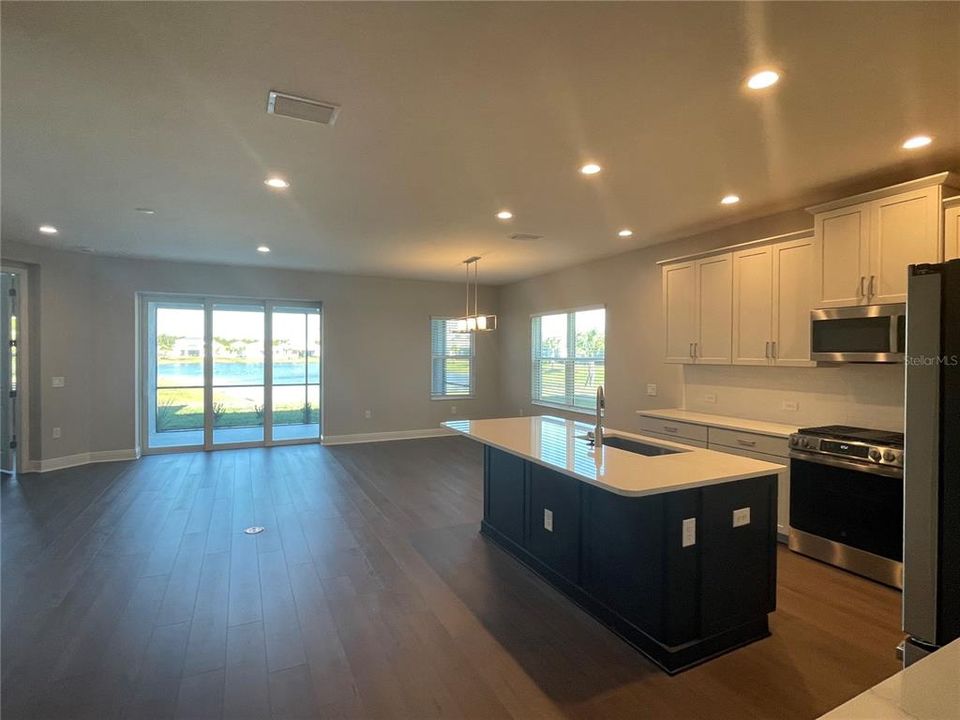 出租: $4,200 (5 贝兹, 4 浴室, 3019 平方英尺)