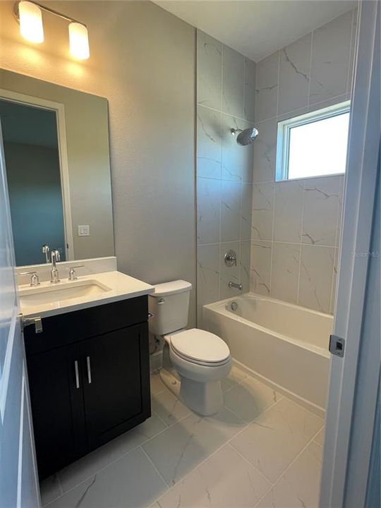 出租: $4,200 (5 贝兹, 4 浴室, 3019 平方英尺)