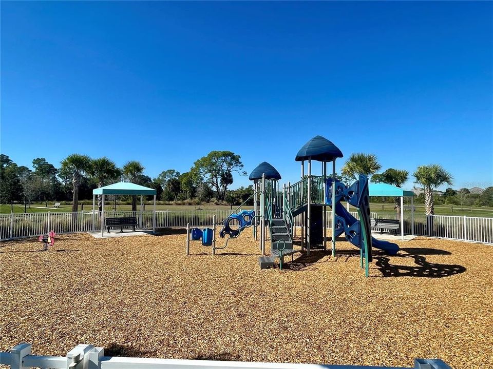 出租: $4,200 (5 贝兹, 4 浴室, 3019 平方英尺)