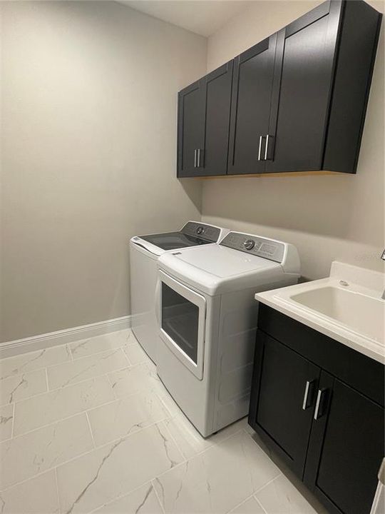 出租: $4,200 (5 贝兹, 4 浴室, 3019 平方英尺)