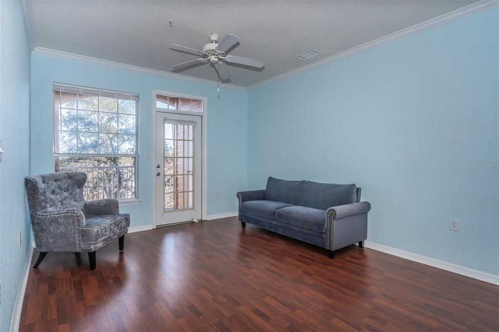 For Rent: $1,750 (1 beds, 1 baths, 654 Square Feet)