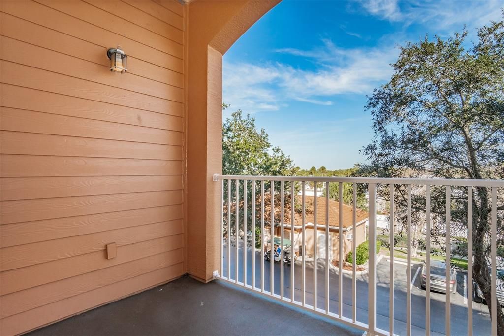 For Rent: $1,750 (1 beds, 1 baths, 654 Square Feet)