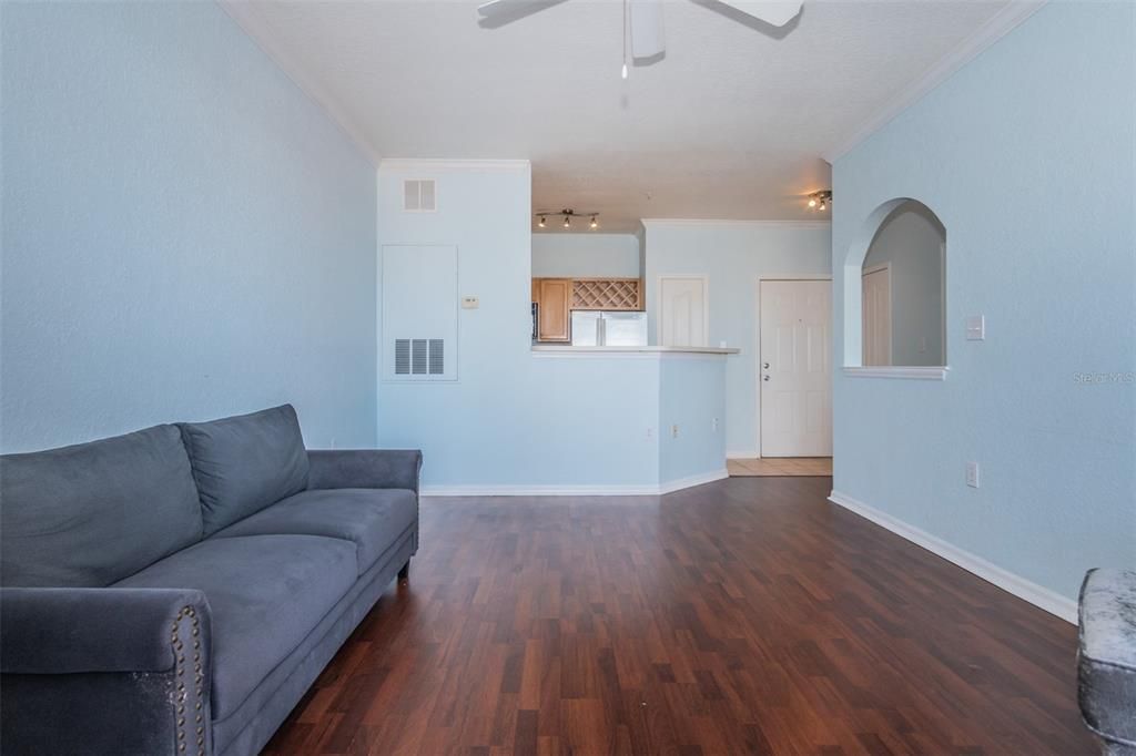 For Rent: $1,750 (1 beds, 1 baths, 654 Square Feet)