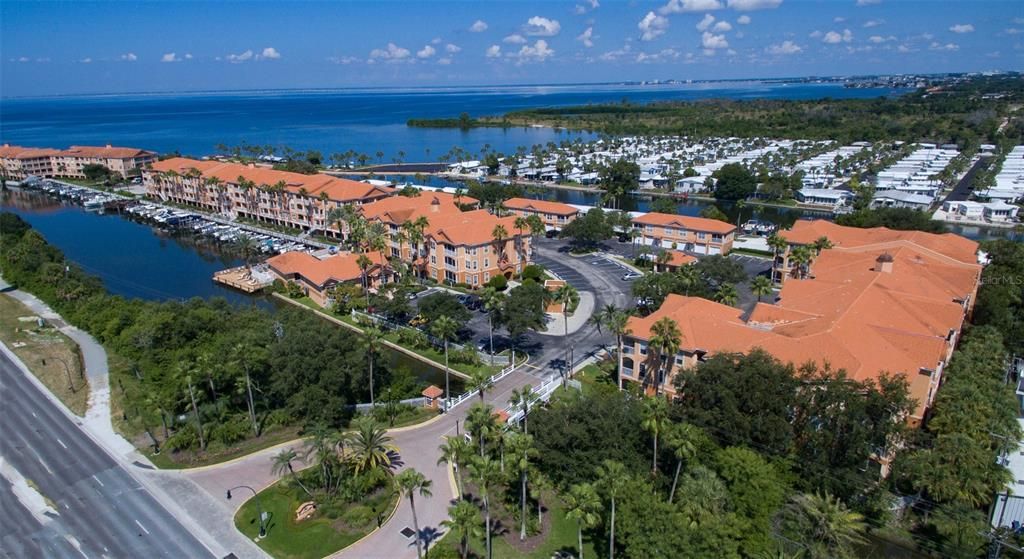 For Rent: $1,750 (1 beds, 1 baths, 654 Square Feet)