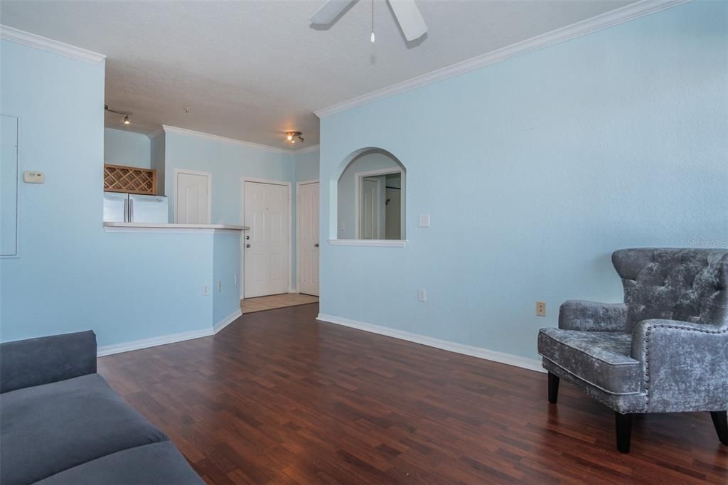 For Rent: $1,750 (1 beds, 1 baths, 654 Square Feet)