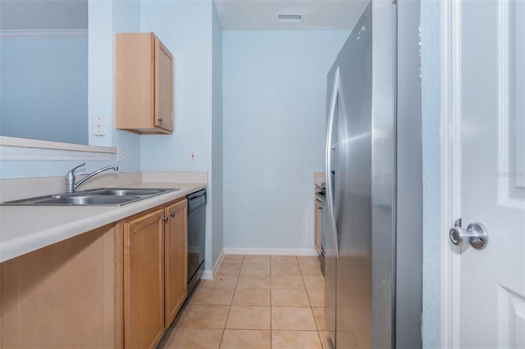 For Rent: $1,750 (1 beds, 1 baths, 654 Square Feet)