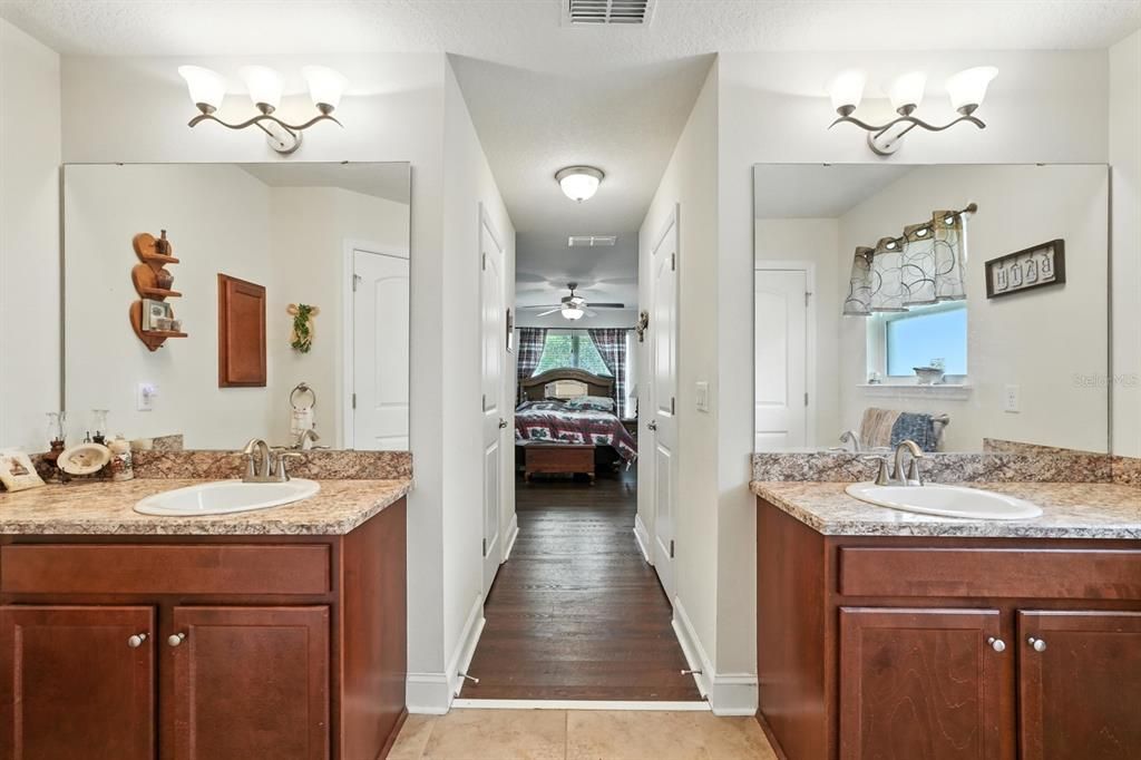 待售: $339,000 (4 贝兹, 3 浴室, 2254 平方英尺)