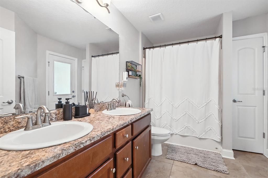 待售: $339,000 (4 贝兹, 3 浴室, 2254 平方英尺)