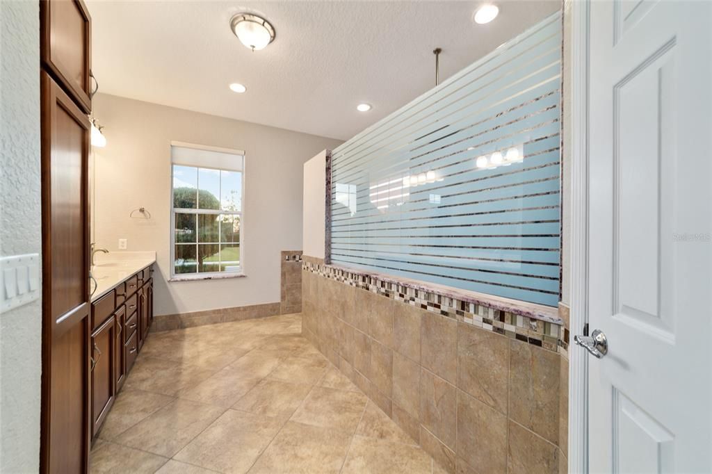 For Sale: $439,400 (3 beds, 2 baths, 2413 Square Feet)