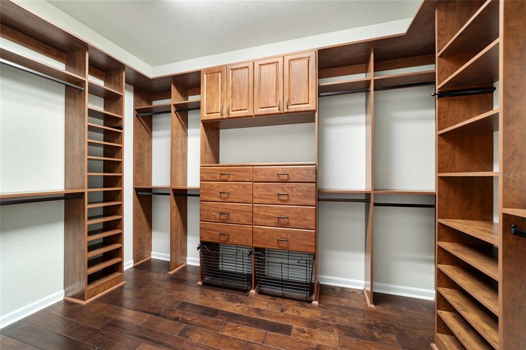 For Sale: $439,400 (3 beds, 2 baths, 2413 Square Feet)