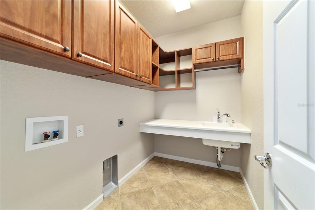 For Sale: $439,400 (3 beds, 2 baths, 2413 Square Feet)