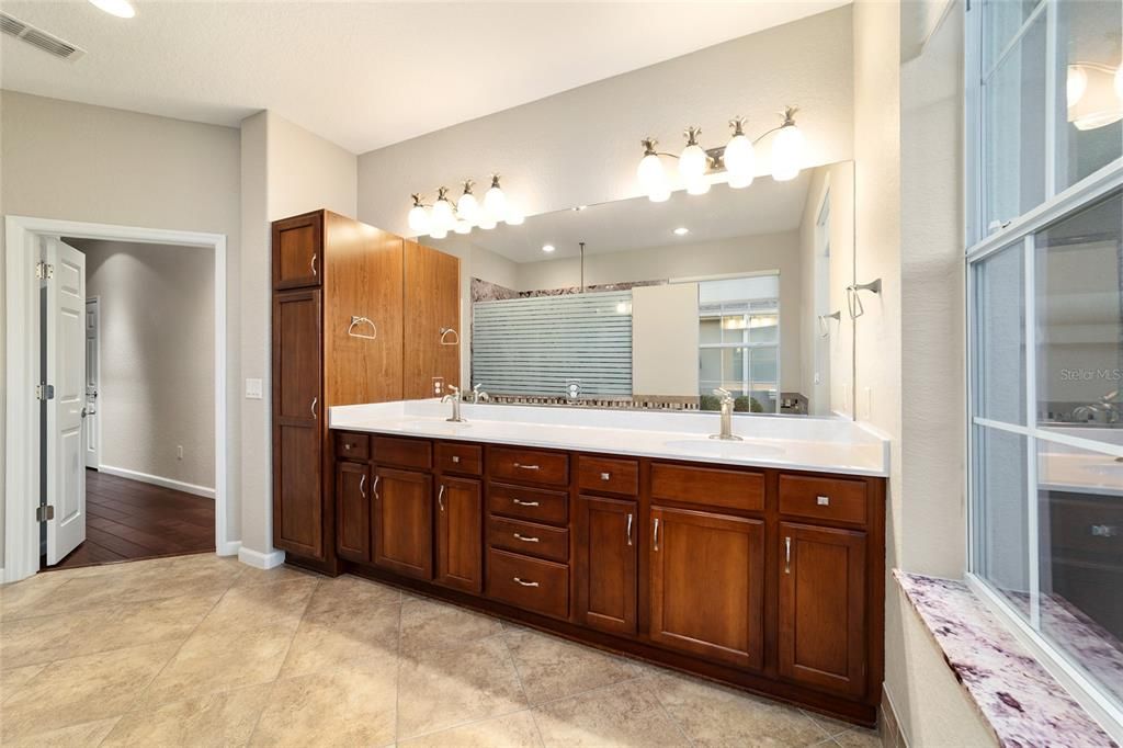 For Sale: $439,400 (3 beds, 2 baths, 2413 Square Feet)