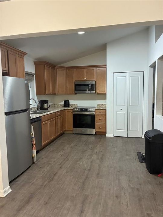 For Sale: $249,000 (3 beds, 2 baths, 1498 Square Feet)