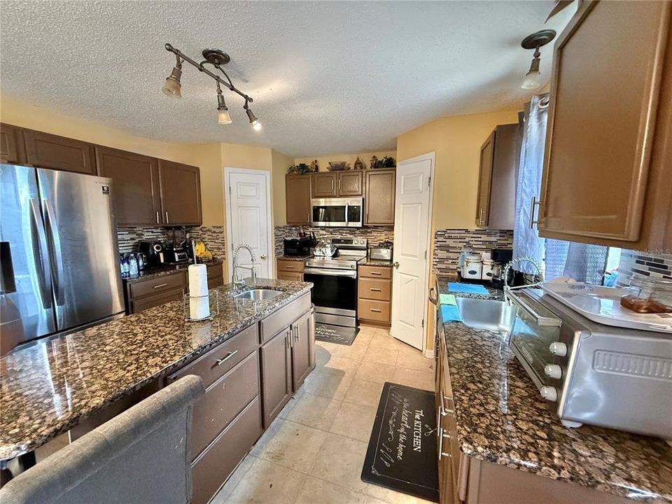 待售: $354,990 (4 贝兹, 2 浴室, 2836 平方英尺)