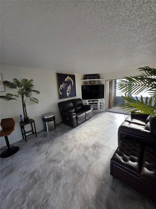 En Venta: $44,900 (1 camas, 1 baños, 838 Pies cuadrados)