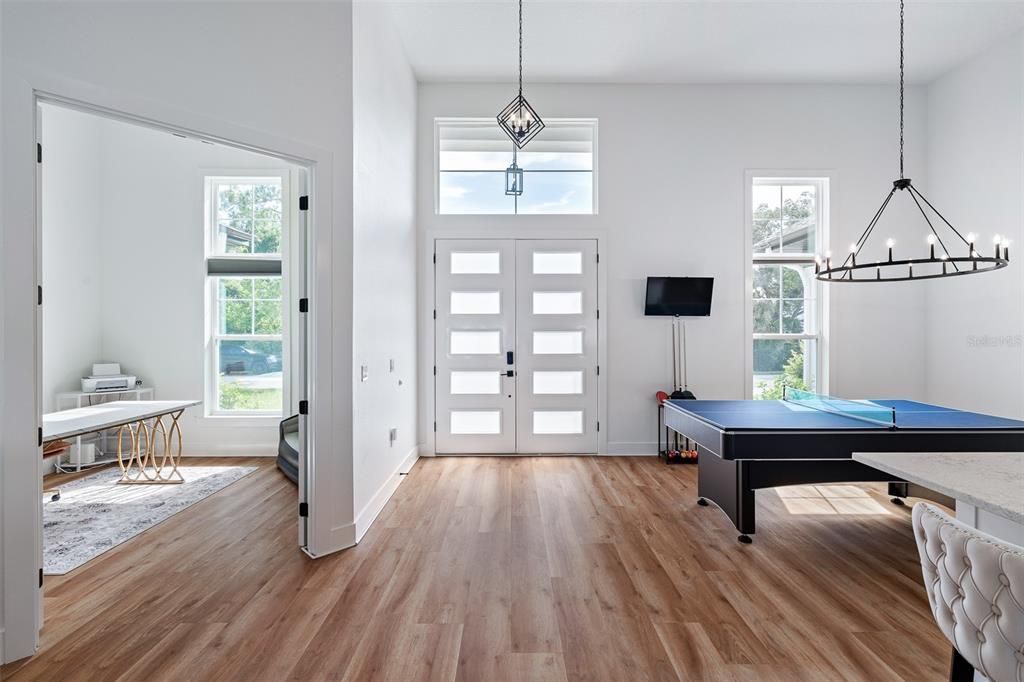 En Venta: $650,000 (4 camas, 3 baños, 2495 Pies cuadrados)