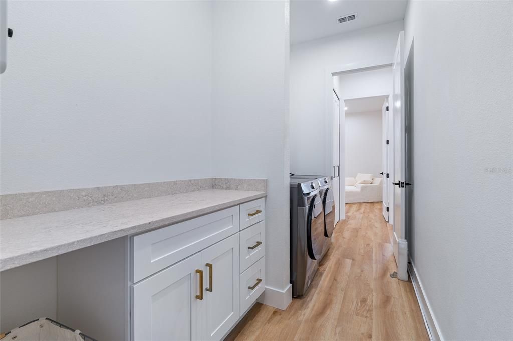 En Venta: $650,000 (4 camas, 3 baños, 2495 Pies cuadrados)