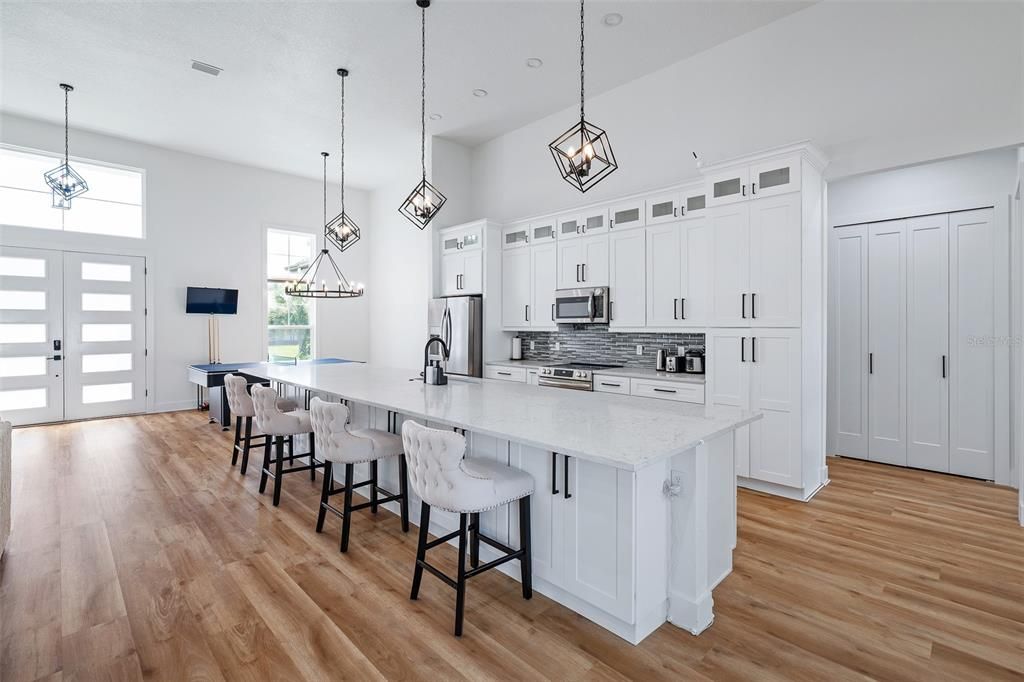 En Venta: $650,000 (4 camas, 3 baños, 2495 Pies cuadrados)