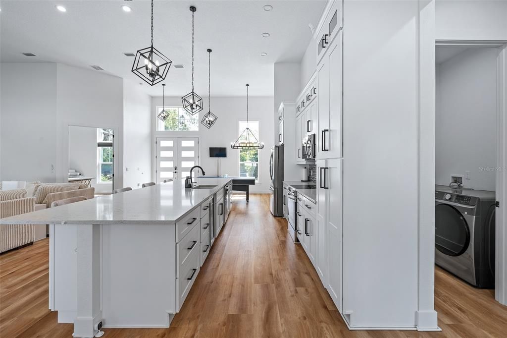 En Venta: $650,000 (4 camas, 3 baños, 2495 Pies cuadrados)