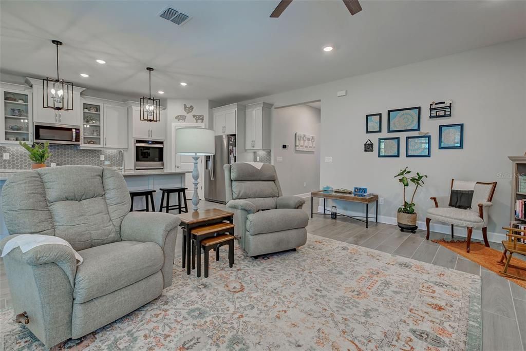 For Sale: $564,000 (3 beds, 3 baths, 2177 Square Feet)