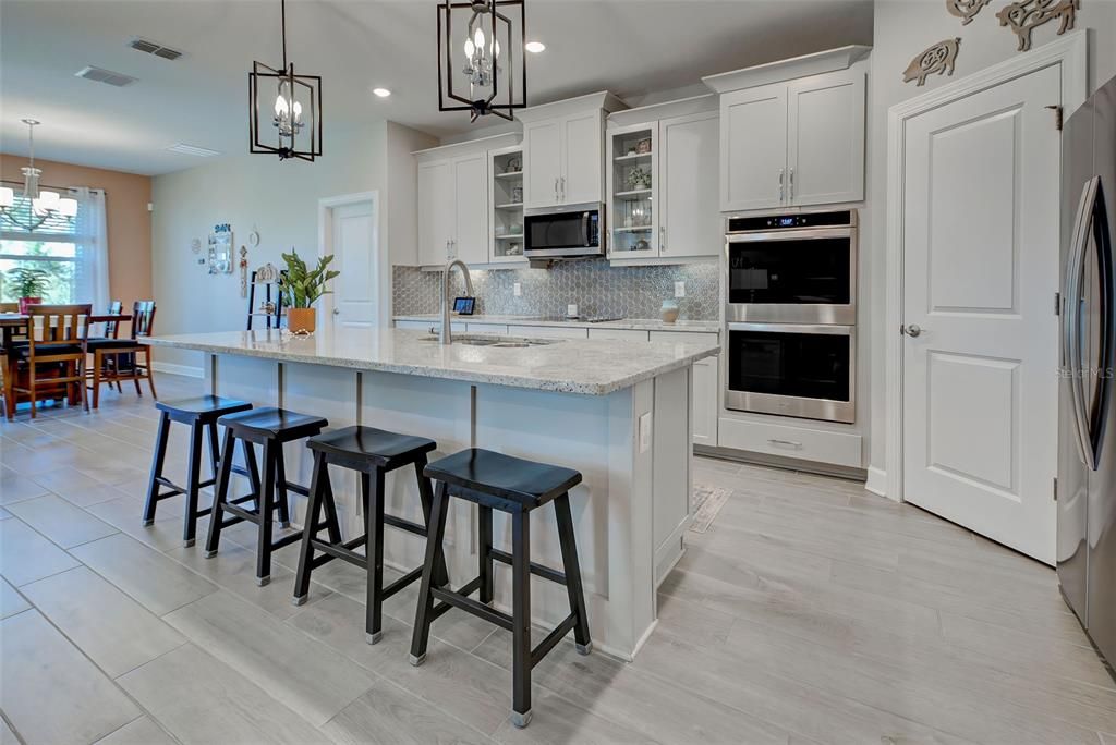 For Sale: $564,000 (3 beds, 3 baths, 2177 Square Feet)