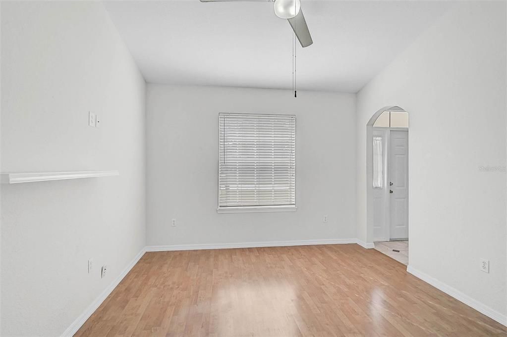 待售: $650,000 (3 贝兹, 2 浴室, 2107 平方英尺)