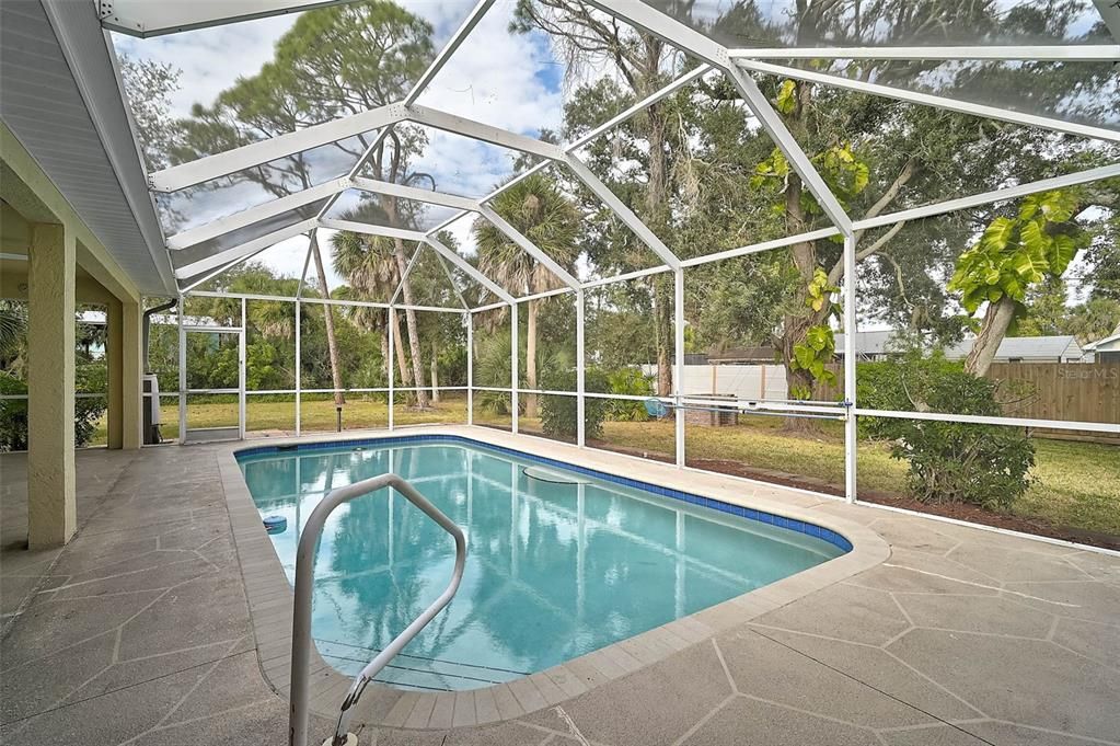 待售: $650,000 (3 贝兹, 2 浴室, 2107 平方英尺)