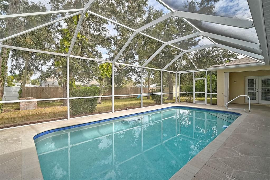 待售: $650,000 (3 贝兹, 2 浴室, 2107 平方英尺)