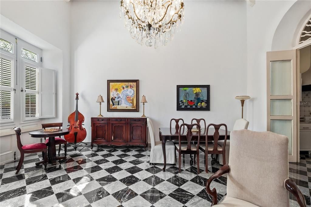 В аренду: $7,000 (2 спален, 2 ванн, 1900 Квадратных фут)