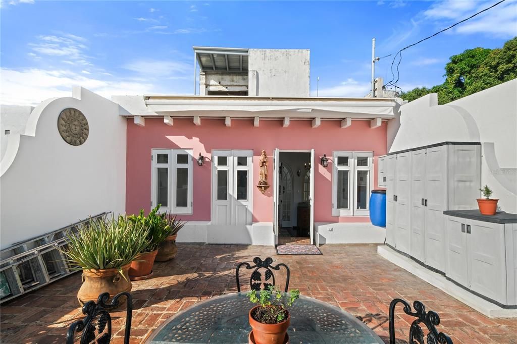 В аренду: $7,000 (2 спален, 2 ванн, 1900 Квадратных фут)