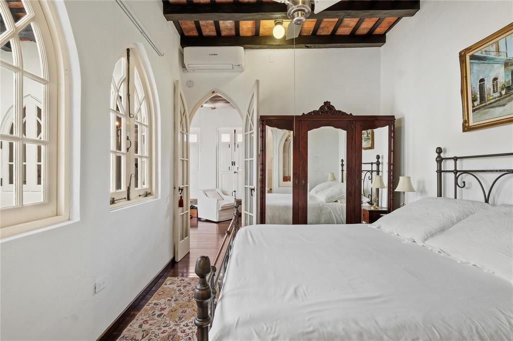 В аренду: $7,000 (2 спален, 2 ванн, 1900 Квадратных фут)