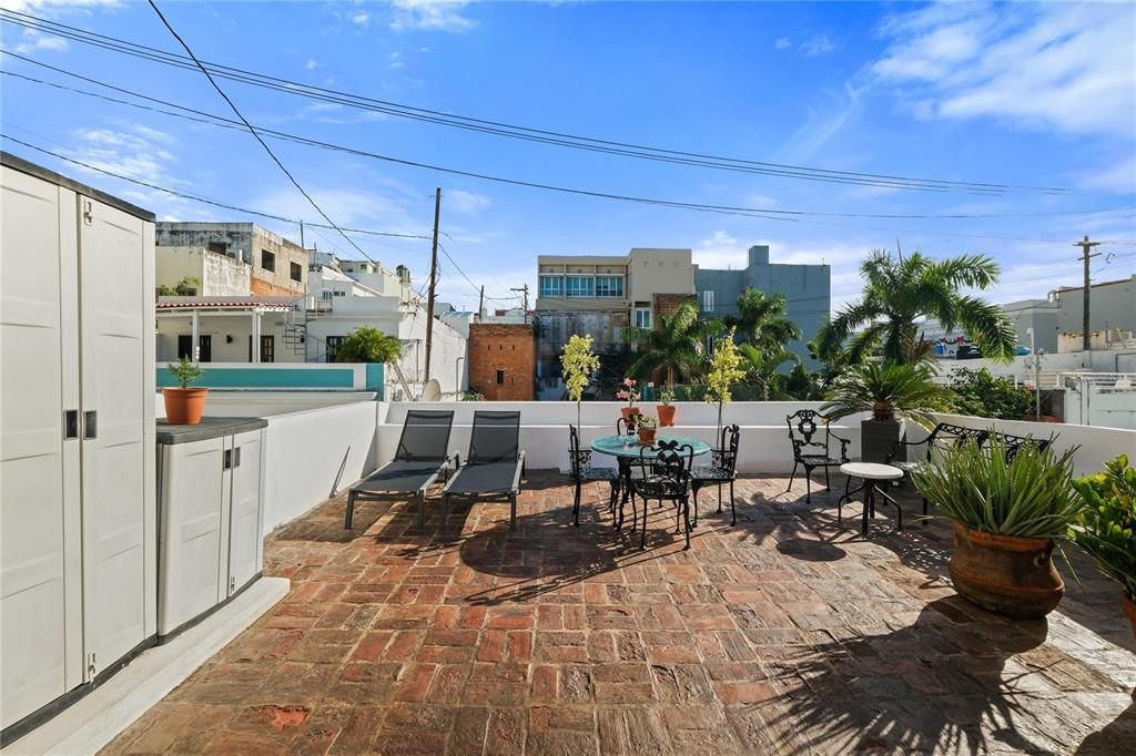 В аренду: $7,000 (2 спален, 2 ванн, 1900 Квадратных фут)