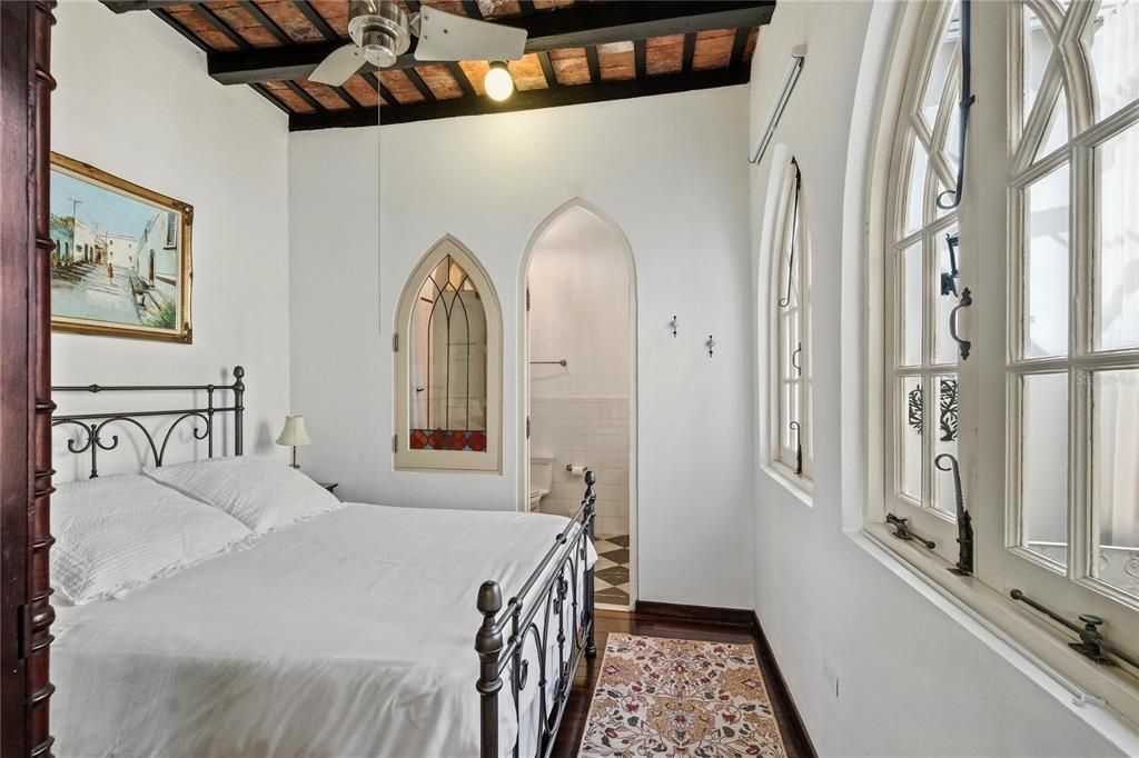 В аренду: $7,000 (2 спален, 2 ванн, 1900 Квадратных фут)