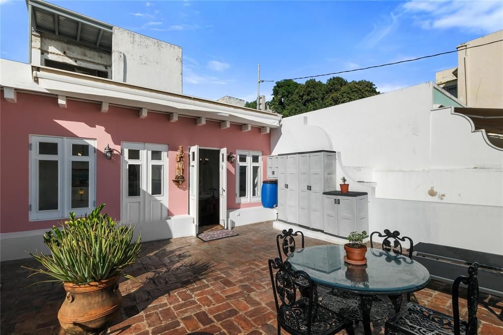 В аренду: $7,000 (2 спален, 2 ванн, 1900 Квадратных фут)