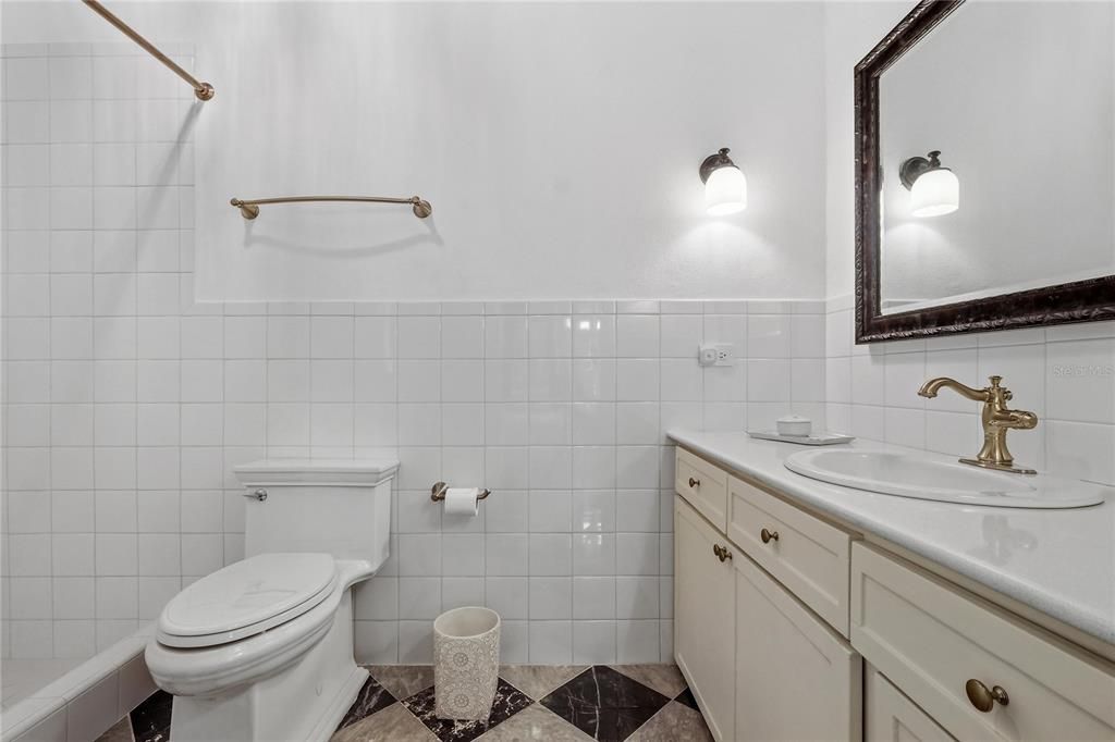 В аренду: $7,000 (2 спален, 2 ванн, 1900 Квадратных фут)