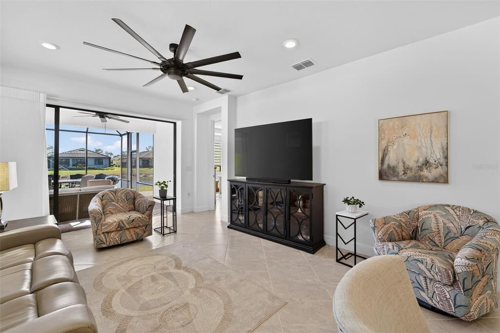 For Sale: $395,000 (2 beds, 2 baths, 1654 Square Feet)