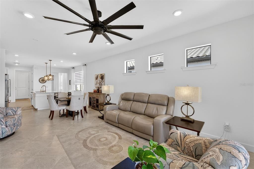 For Sale: $395,000 (2 beds, 2 baths, 1654 Square Feet)