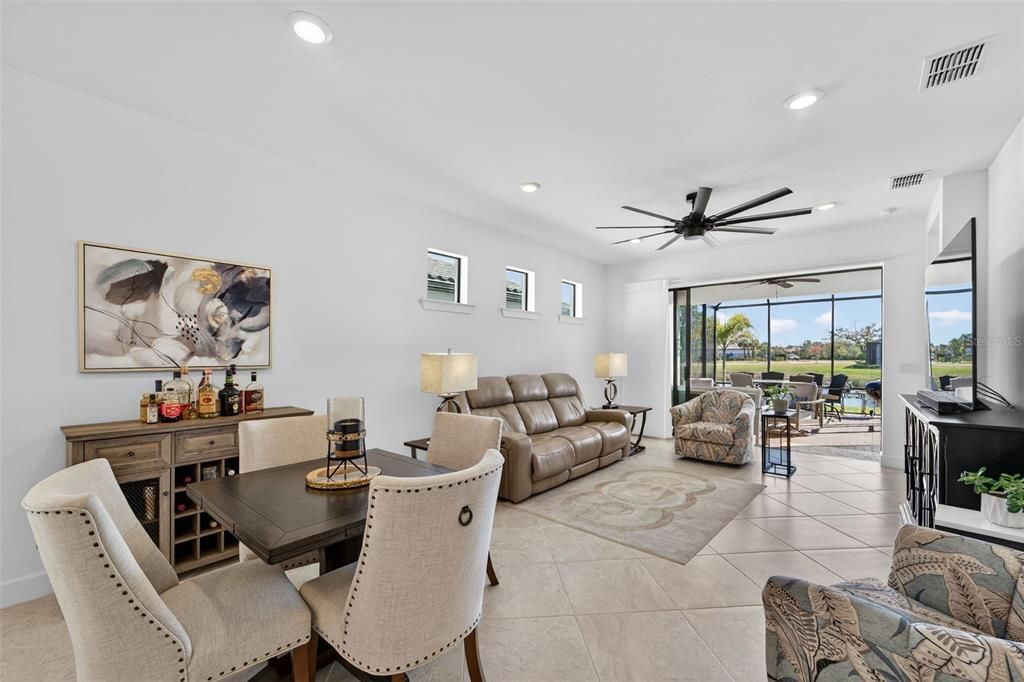 For Sale: $395,000 (2 beds, 2 baths, 1654 Square Feet)