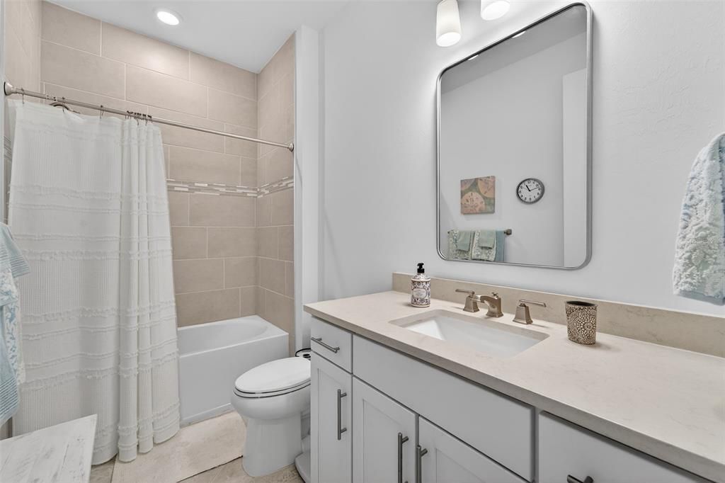 For Sale: $395,000 (2 beds, 2 baths, 1654 Square Feet)