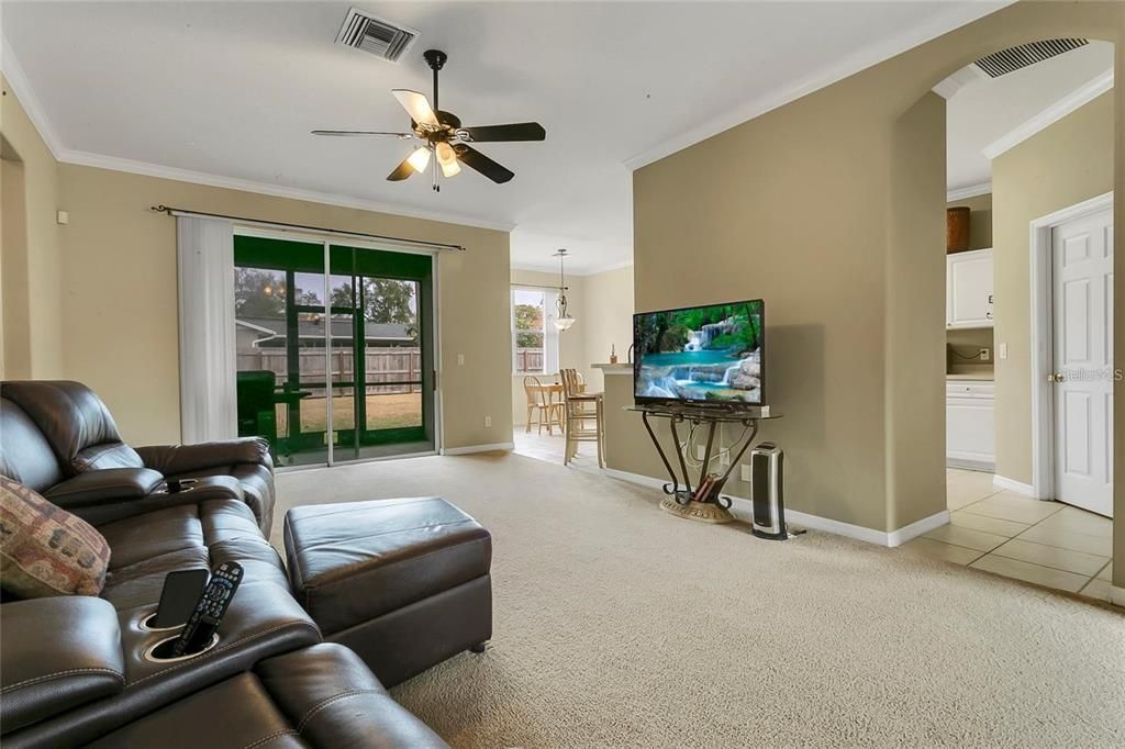 На продажу: $425,000 (3 спален, 2 ванн, 1763 Квадратных фут)