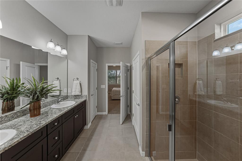 For Sale: $399,000 (2 beds, 2 baths, 1822 Square Feet)