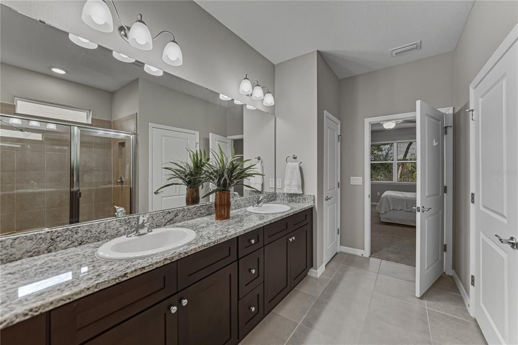 For Sale: $399,000 (2 beds, 2 baths, 1822 Square Feet)