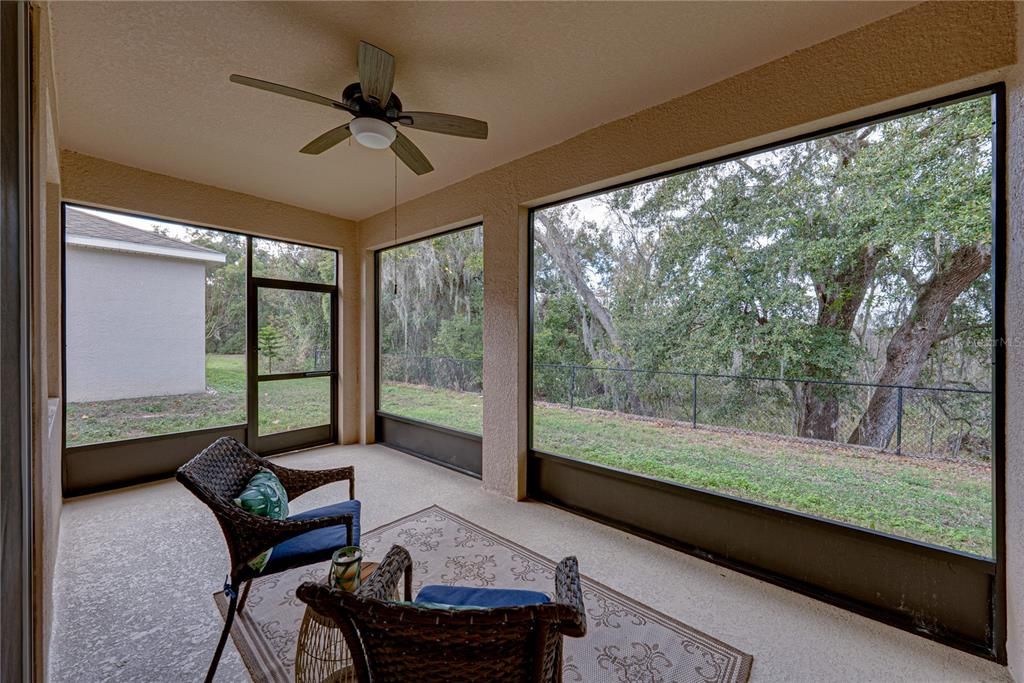 For Sale: $399,000 (2 beds, 2 baths, 1822 Square Feet)