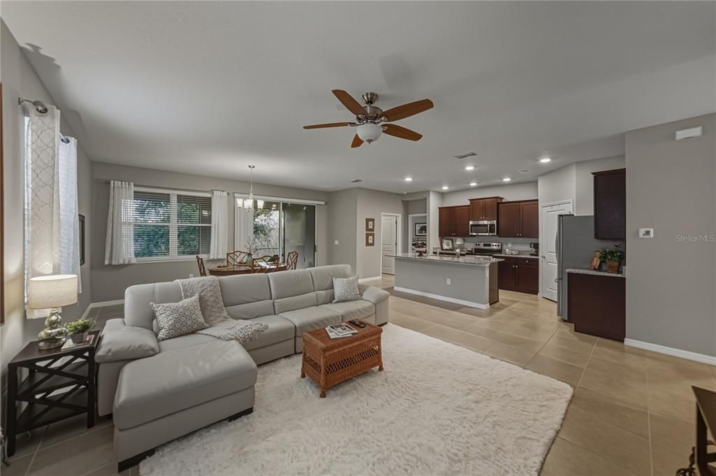 For Sale: $399,000 (2 beds, 2 baths, 1822 Square Feet)