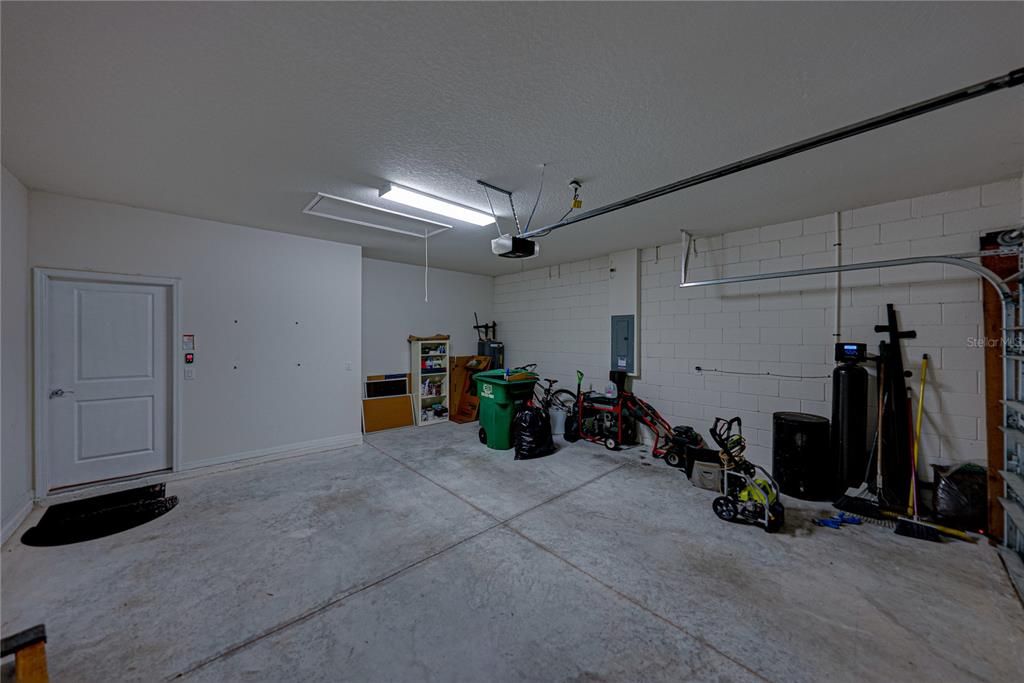 For Sale: $399,000 (2 beds, 2 baths, 1822 Square Feet)